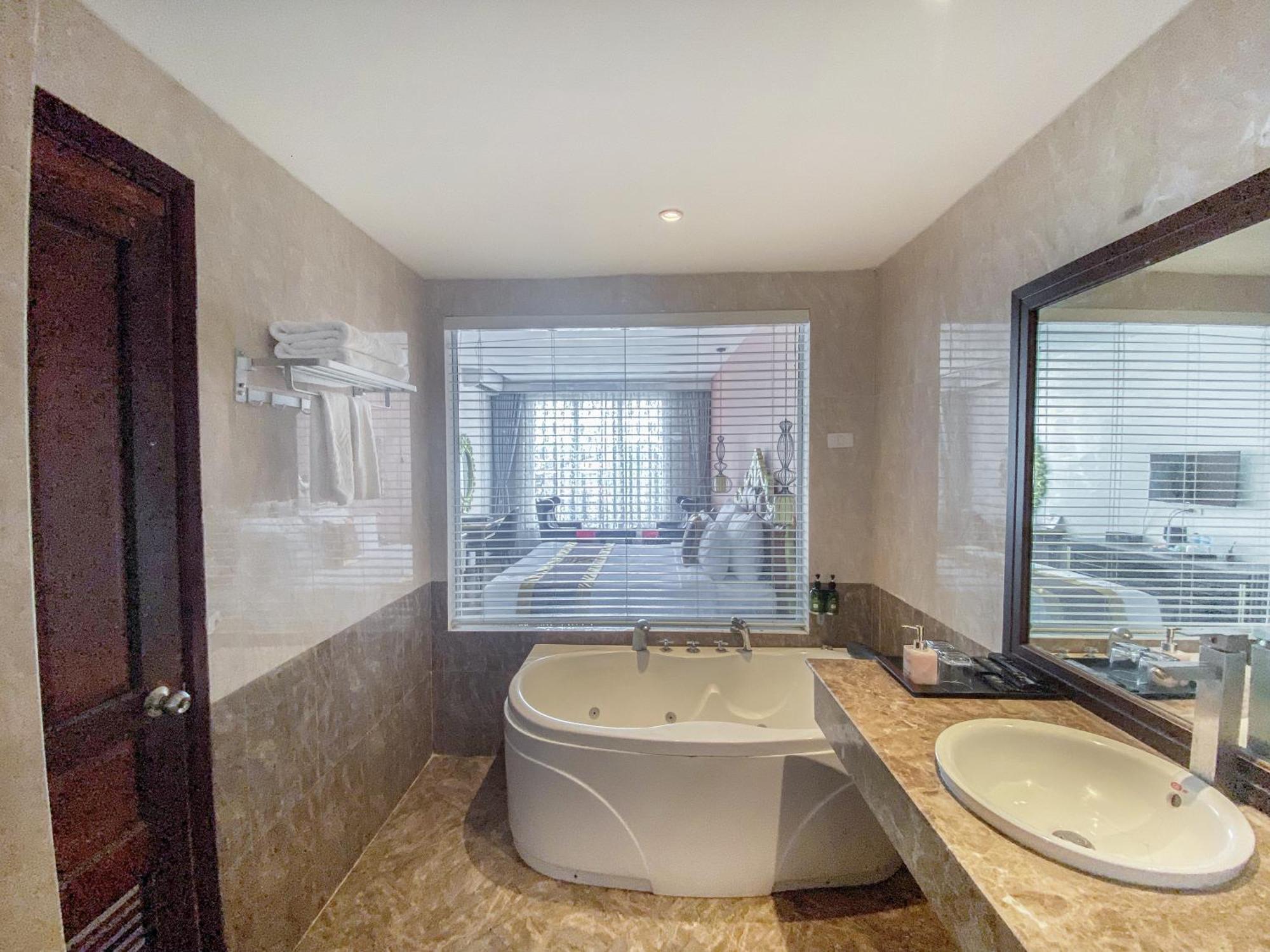 Xaysomboun Hotel & Spa В'єнтьян Екстер'єр фото